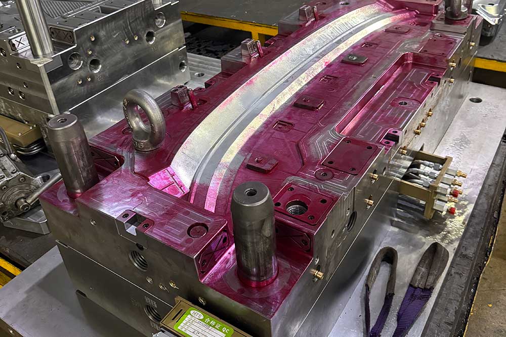 plastic injection mold life expectancy