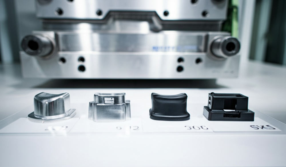 Comparison-between-injection-molded-product-and-mold