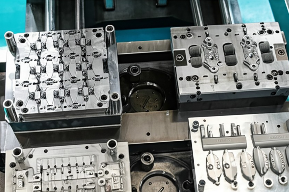 china multi cavity injection molding